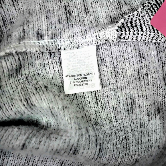 VS Crewneck Sweatshirt 3/4 Sleeve Heather Gray Black Sequin Logo on Front Size L - Picture 8 of 10